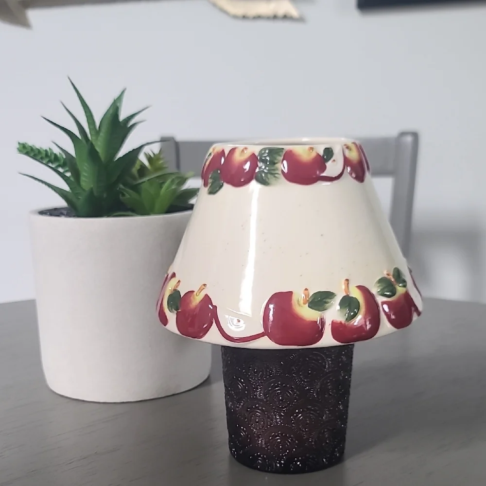 Yankee Candle Ceramic Apple Motif  Candle Shade